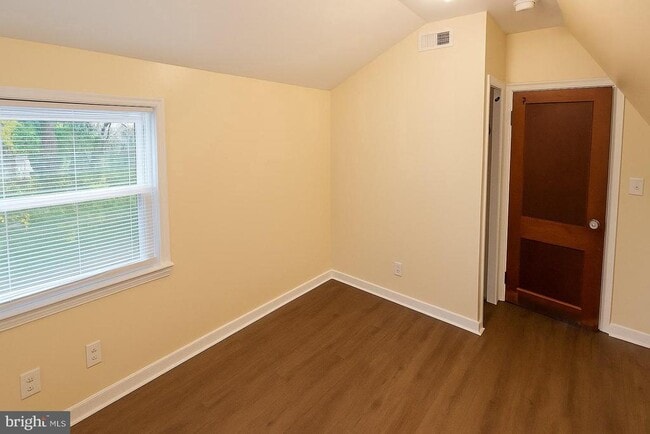 Building Photo - 10001 Dallas Ave