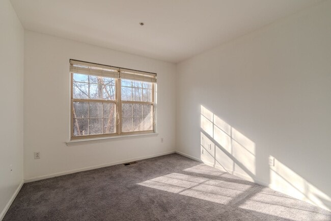 Building Photo - 39696 Rockcrest Ln