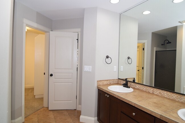 Building Photo - 21524 SW Parkin Ln