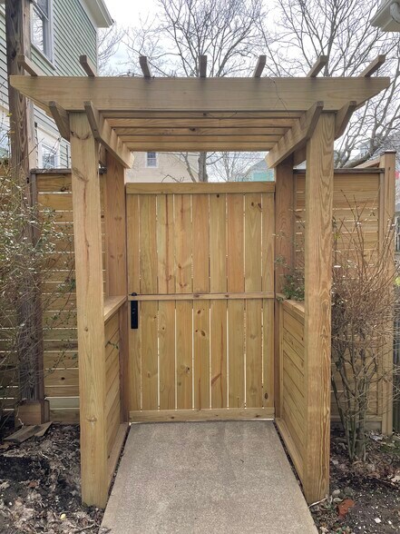 Gateway to Back Yard - 9 Tyler St