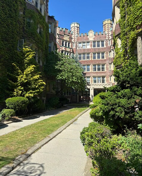 Building Photo - 7 Dana St