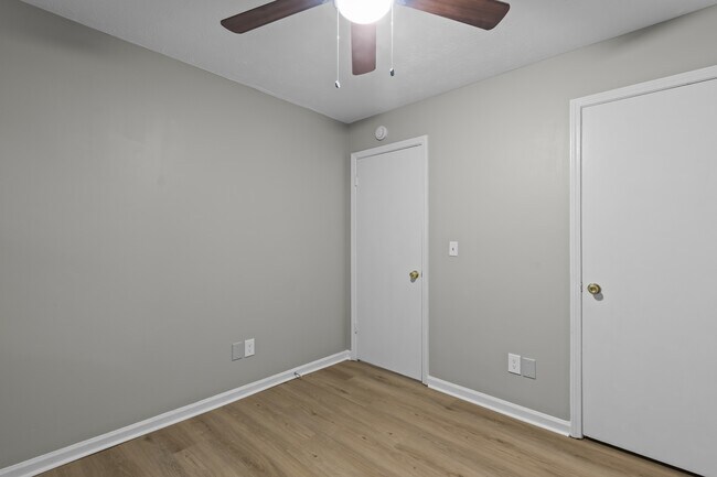 Building Photo - 1227 Creek Forest Ct NW