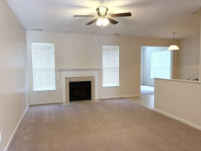Building Photo - ~~ Beautiful home in Governor's Green Subdivision ~~