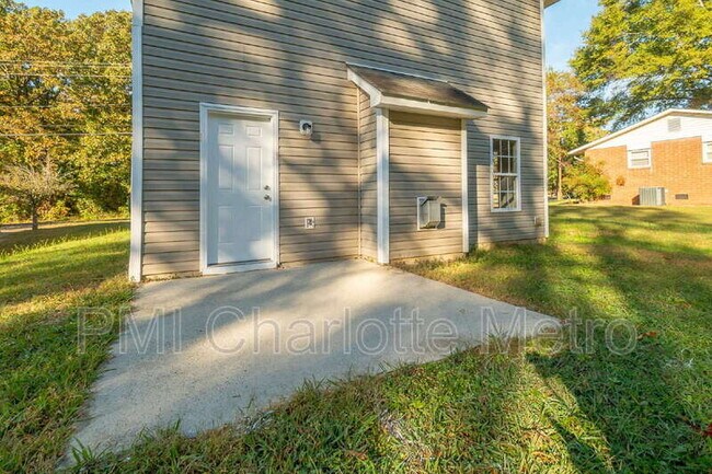Building Photo - 10020 Lawing School Rd
