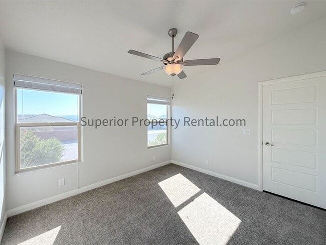 Building Photo - 4 bed, 2 bath home w/2car garage
