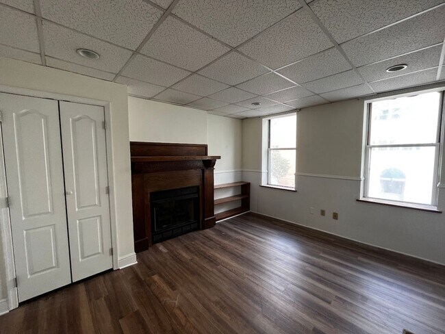 Building Photo - 2120 E Carson St