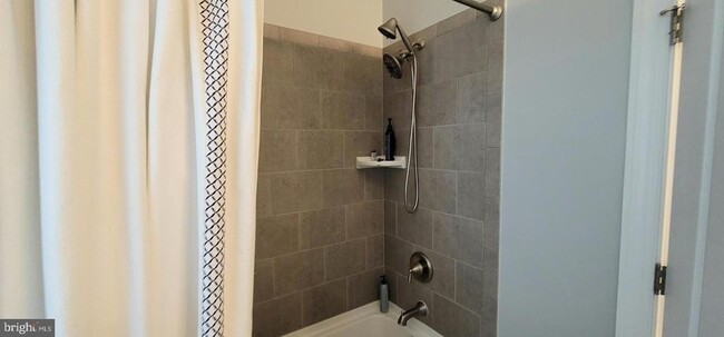 Building Photo - 18161 Emerson Way