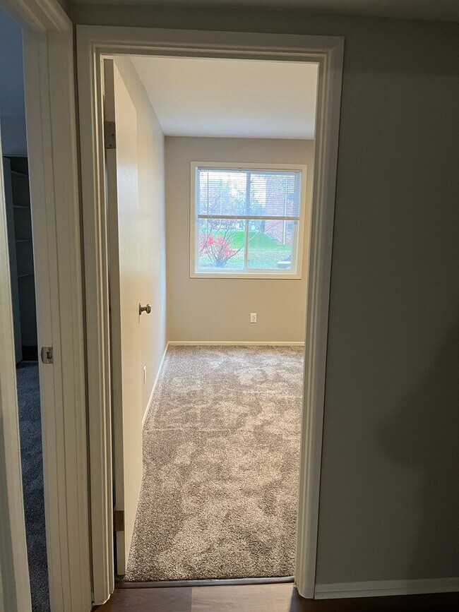 Building Photo - Modern 2-Bedroom Apartments in Crown Point, IN – Pet Friendly!