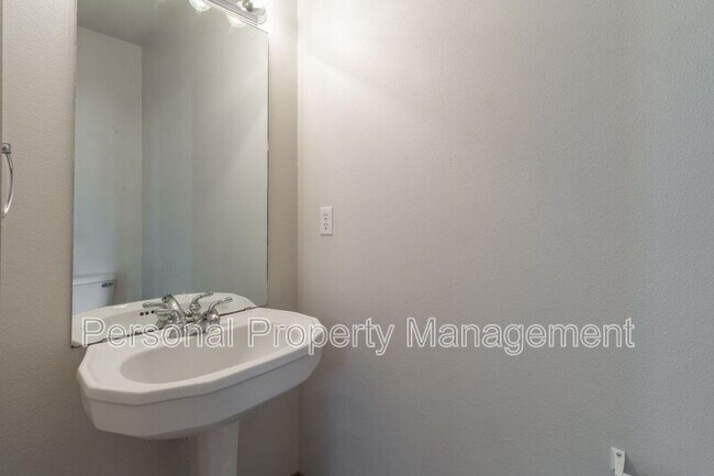 Building Photo - 17314 SE 22nd St