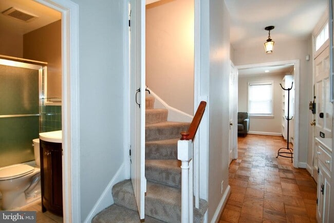 Building Photo - 9325 Long Branch Pkwy