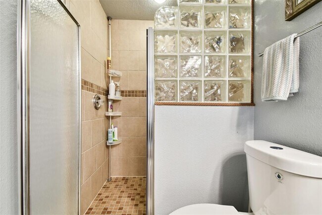 Building Photo - 1687 Starling Dr