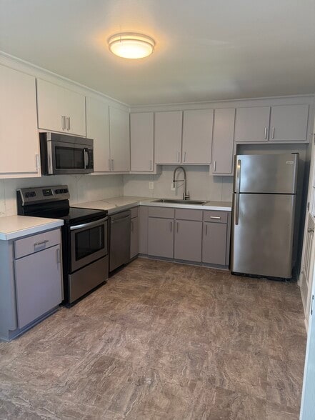 Kitchen with entry to backyard - 2311 Crestview Drive