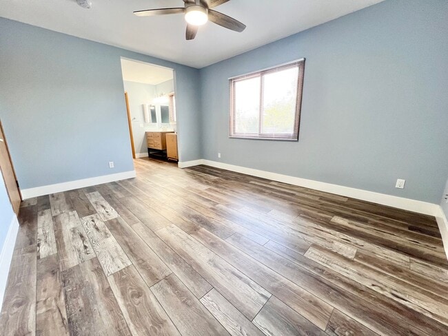 Building Photo - Spacious 2 Bedroom, 2 Bath Condo in Desira...