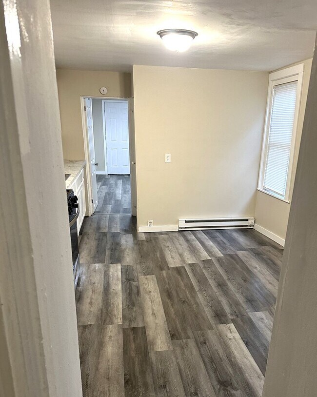 Building Photo - 425 Highland Ave