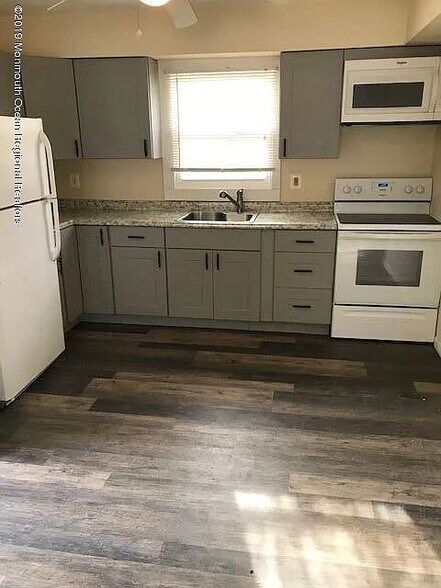 Primary Photo - 243 Carteret Ave