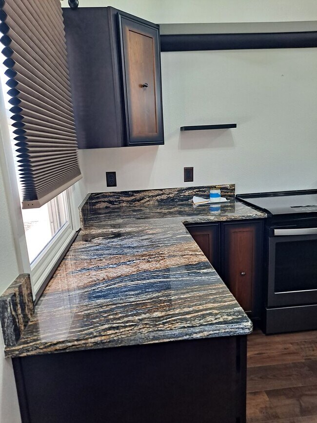 Building Photo - 936-10 Molello   #25-27 Villa Drive