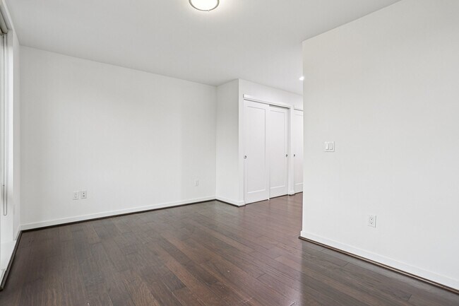 Building Photo - 256 E Roanoke St