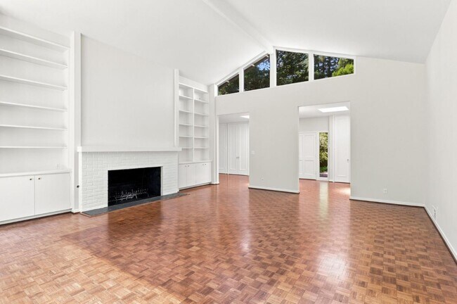 Building Photo - 820 Eucalyptus Ave
