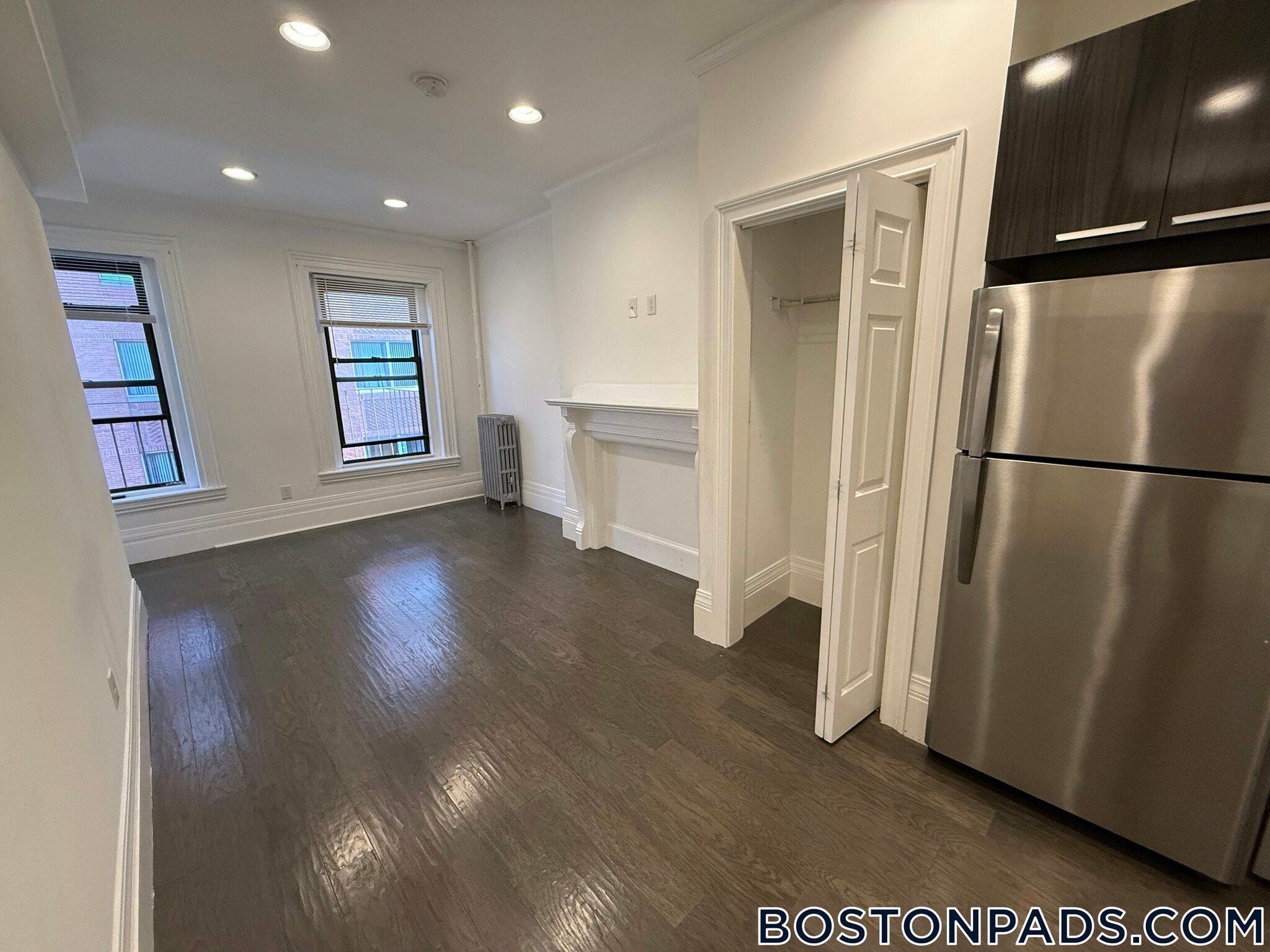 Building Photo - 270 Newbury St