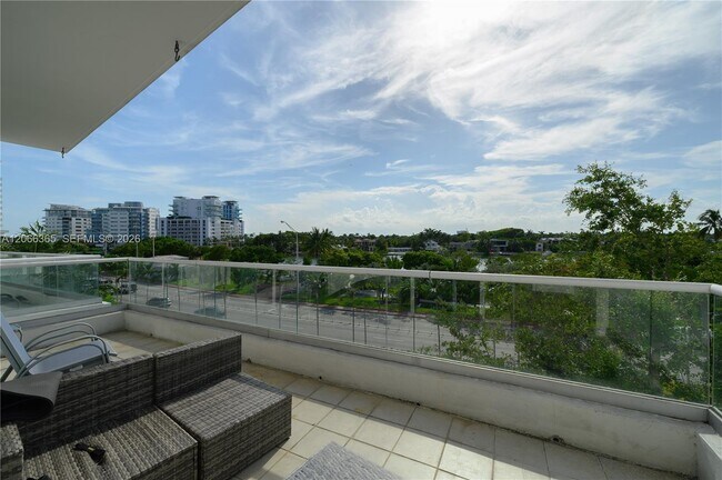 Building Photo - 6362 Collins Ave
