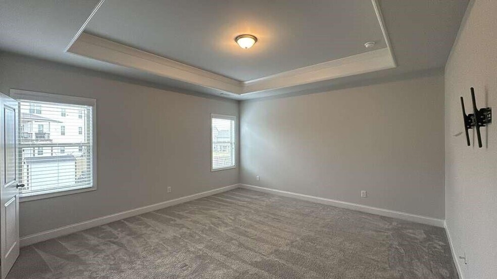 Building Photo - 4599 Silver Oak Dr SW