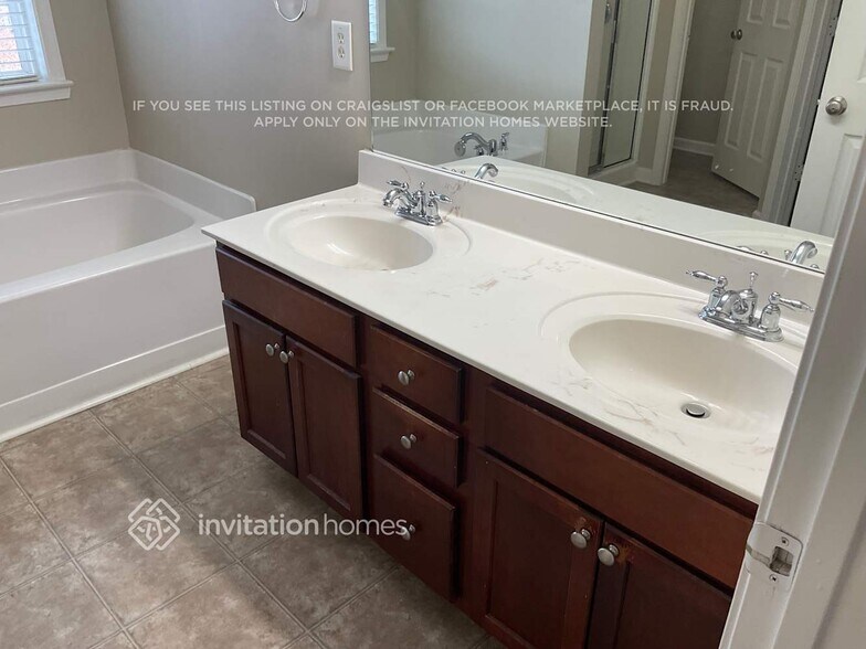 Building Photo - 3360 Drayton Manor Run