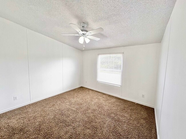 Building Photo - 285 CR 112