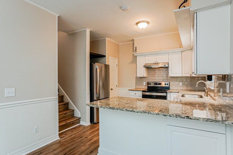 Building Photo - 100 Remington Woods Dr