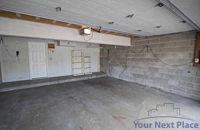 Building Photo - 4340 Chatsworth Cir