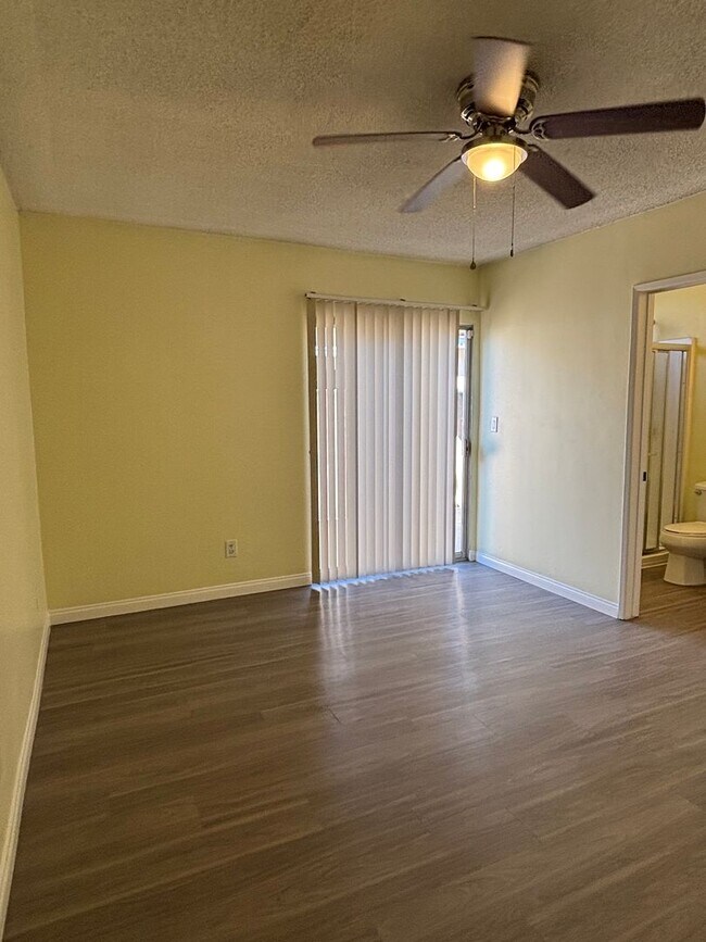 Building Photo - 6065 California Ave