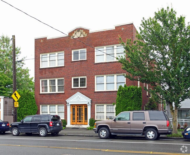Primary Photo - Phinney Apartments
