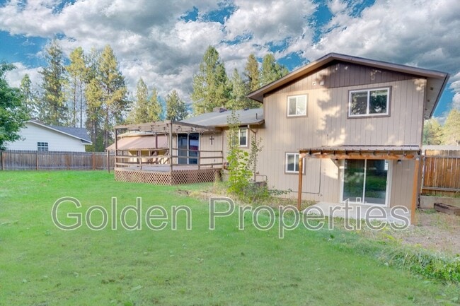 Building Photo - 3703 E Pine Hill Dr