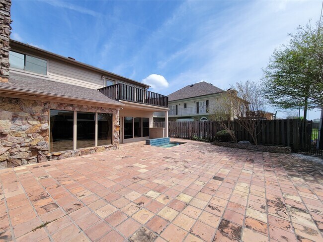 Building Photo - 4717 Country Club View