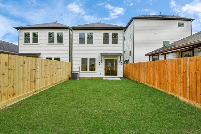 Building Photo - 2610 Vance St