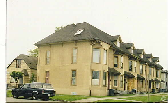 Building Photo - 1301-1311 S 8th St