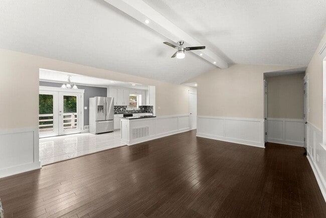 Building Photo - 4035 Thames Dr