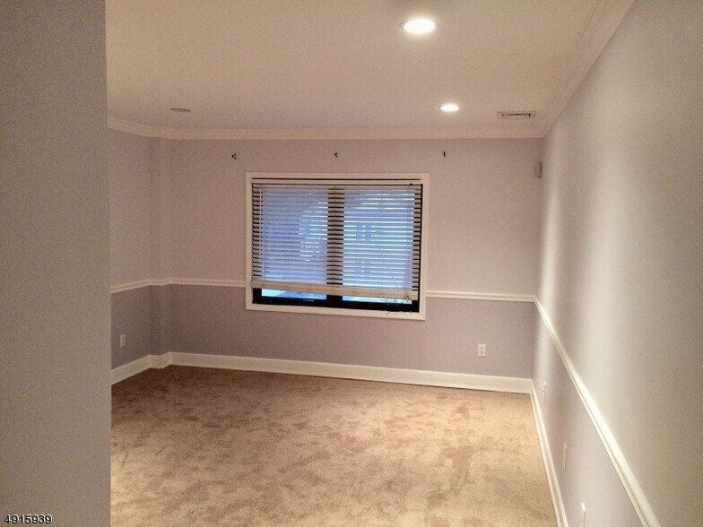 Building Photo - 142 Totowa Rd