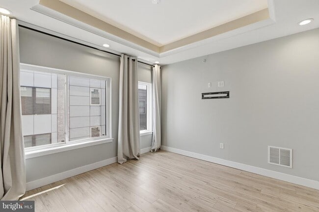 Building Photo - 1448 N Myrtlewood St