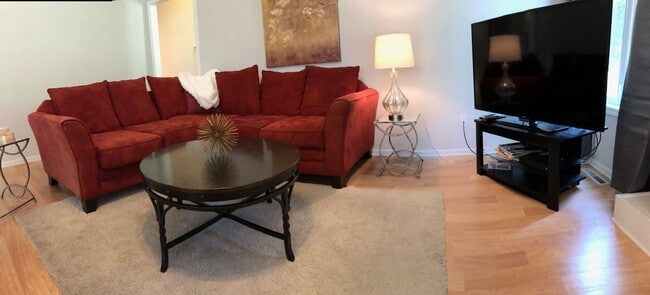 Building Photo - Rochester Executive Home