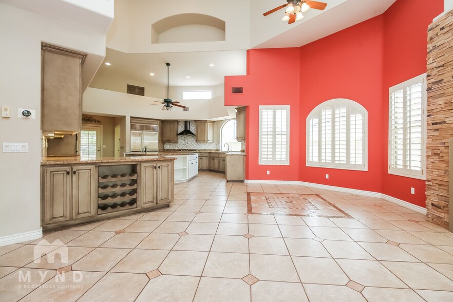 Building Photo - 1501 E Treasure Cove Dr
