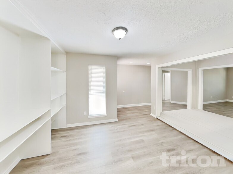 Building Photo - 5507 Bridgegate Dr