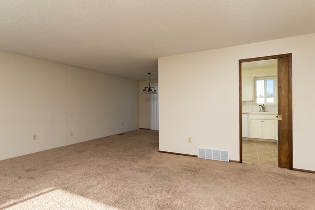 Building Photo - Modern Duplex for rent near Wandermere