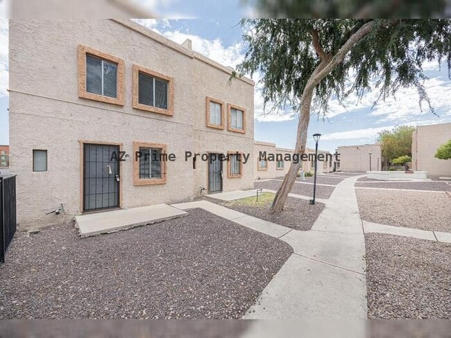 Primary Photo - 4513 N 26th Dr