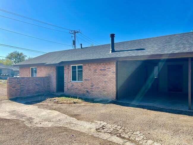 Building Photo - 1118/1120 Hazelton