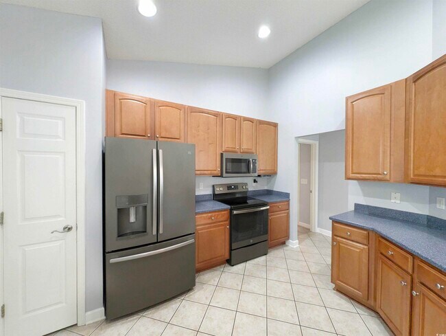 Building Photo - 33 Regal Ln