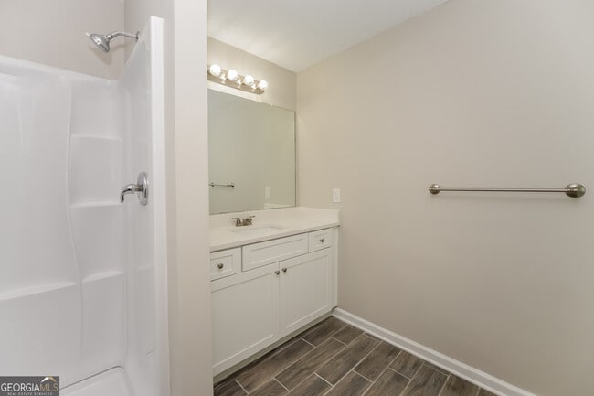 Building Photo - 141 The Esplanade Way SW