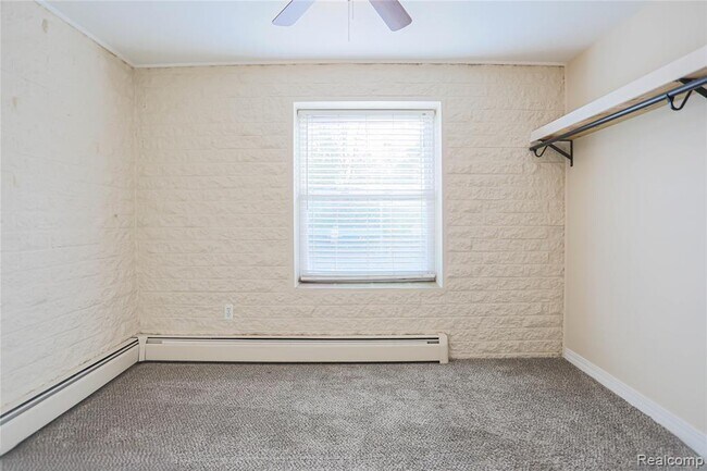 Building Photo - 119 Floral Ave