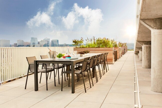 Building Photo - 1110 23rd St NW