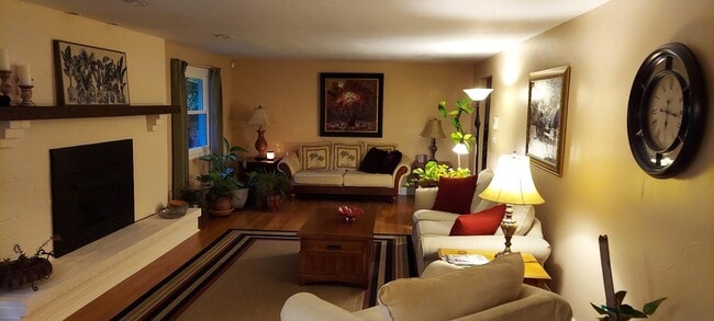 Building Photo - 1475 Ambridge Rd