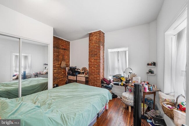 Building Photo - 3848 Terrace St